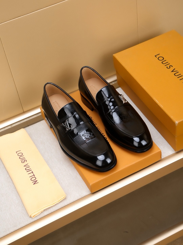 ルイヴィトン靴正面デザイン